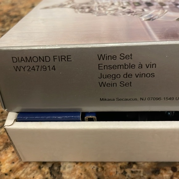 Mikasa Diamond Fire Wine set - coaster holder and grape stopper - pillar… - Picture 7 of 8